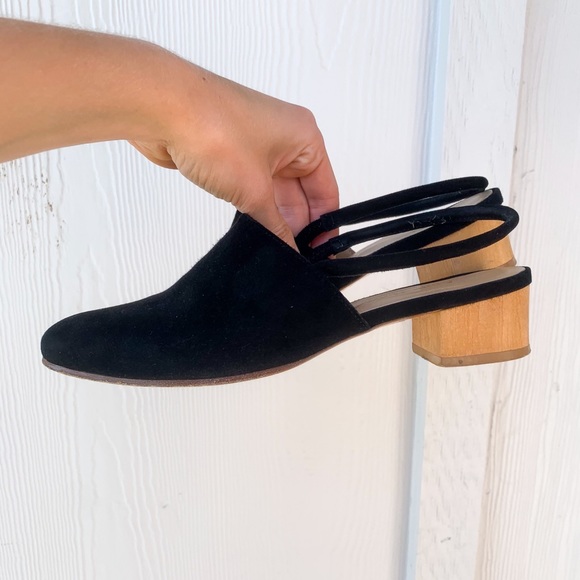Vintage Shoes - Anne Thomas | Williamsburg Pony Flat 36